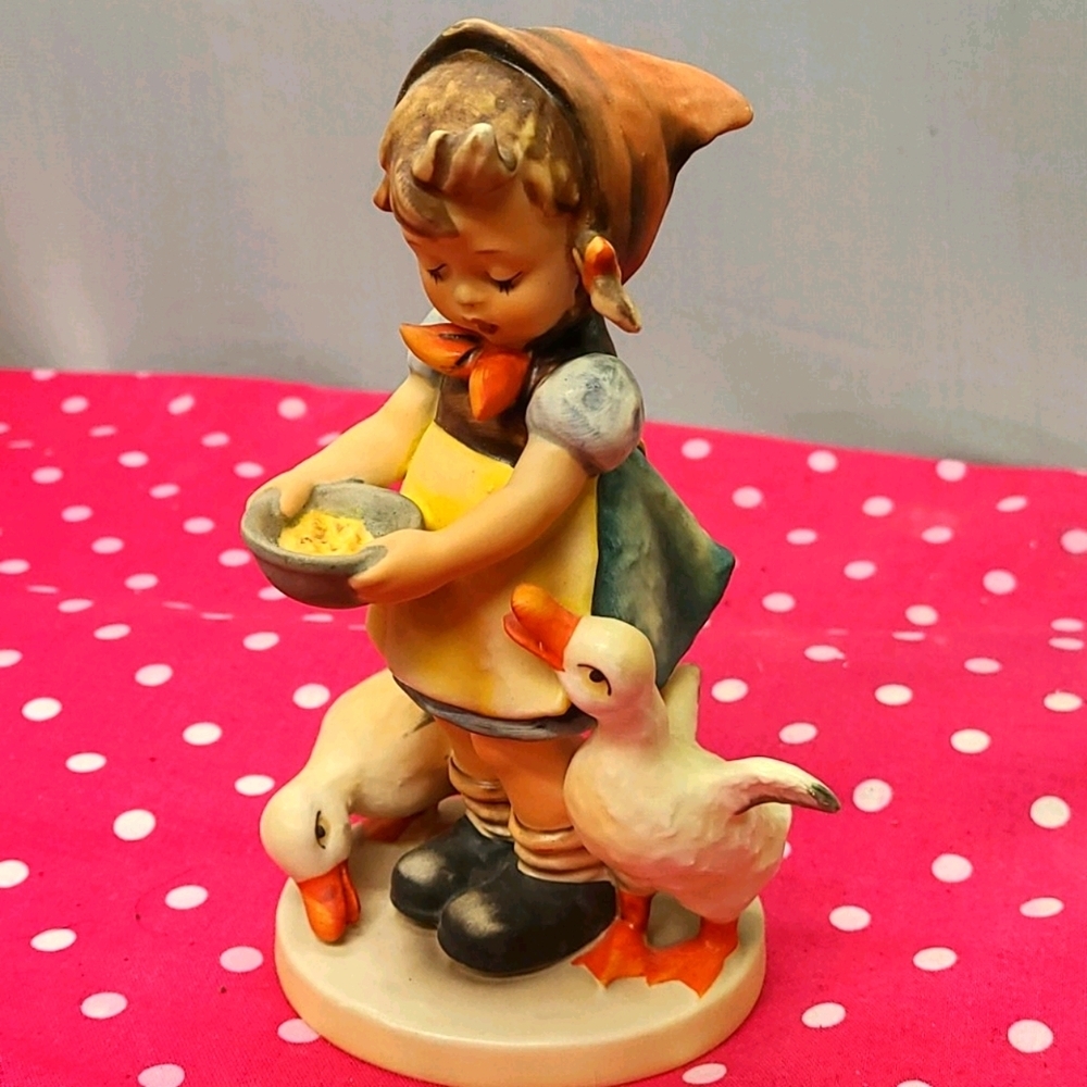 Vintage Hummel "Be Patient"Girl Feeding Ducks 4 1/